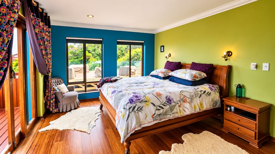 4 Bedroom Property for Sale in Brenton On Sea Western Cape